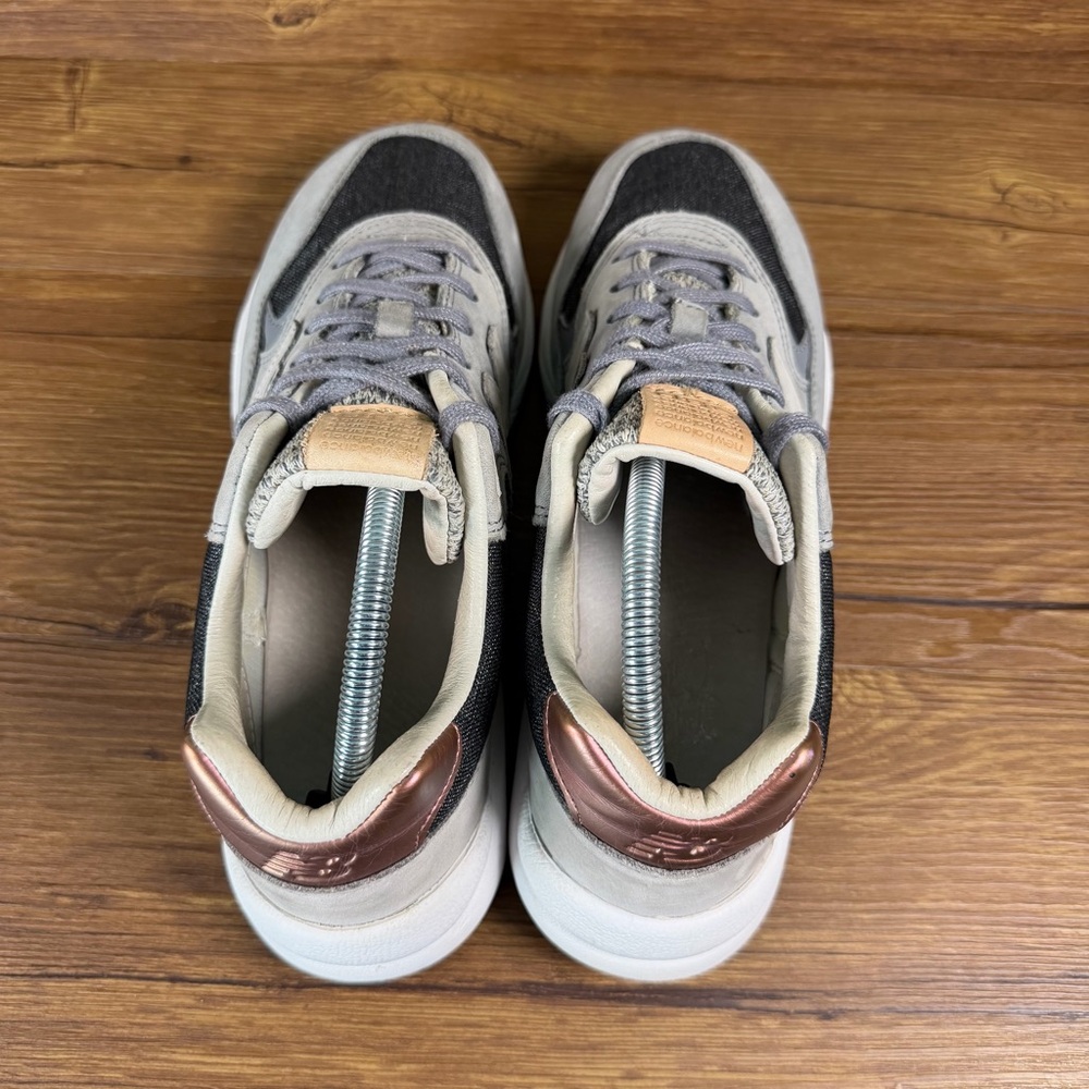 New Balance 580 Women's Size 11 Sneakers Gray Pink Rose Gold Athletic Shoes - Picture 3 of 11
